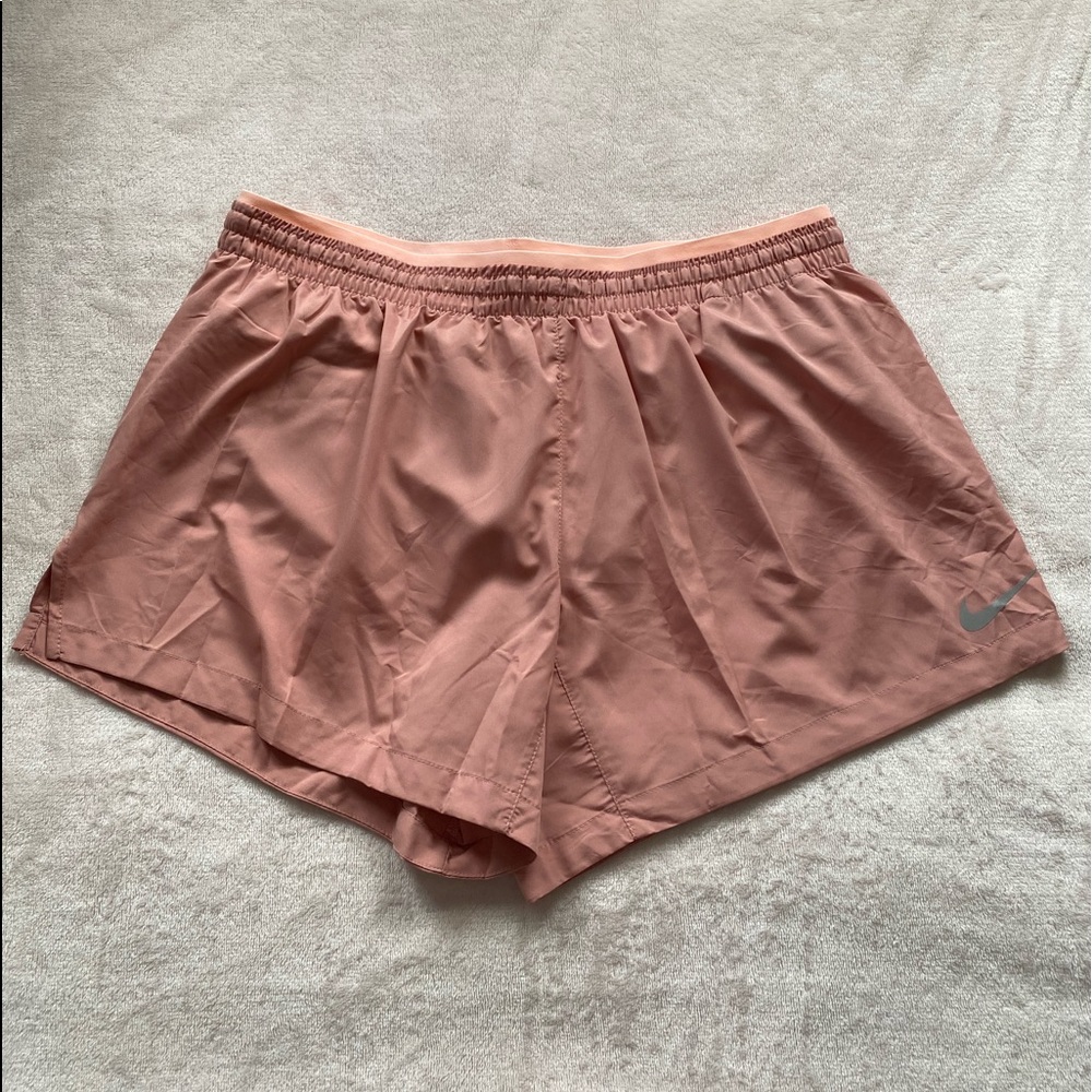 Black Nike Run Tempo Lux shorts dusty pink M